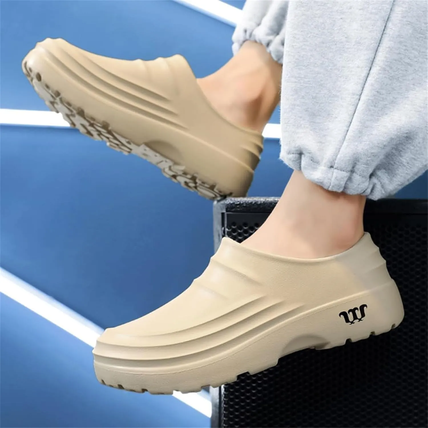 Armadillo Chef Shoes Men Women Classic Healthy & Non-Slip Comfort Clogs Resistant Waterproof Work Shoes Ideal for Healthcare Kitchen Food Service Shoe