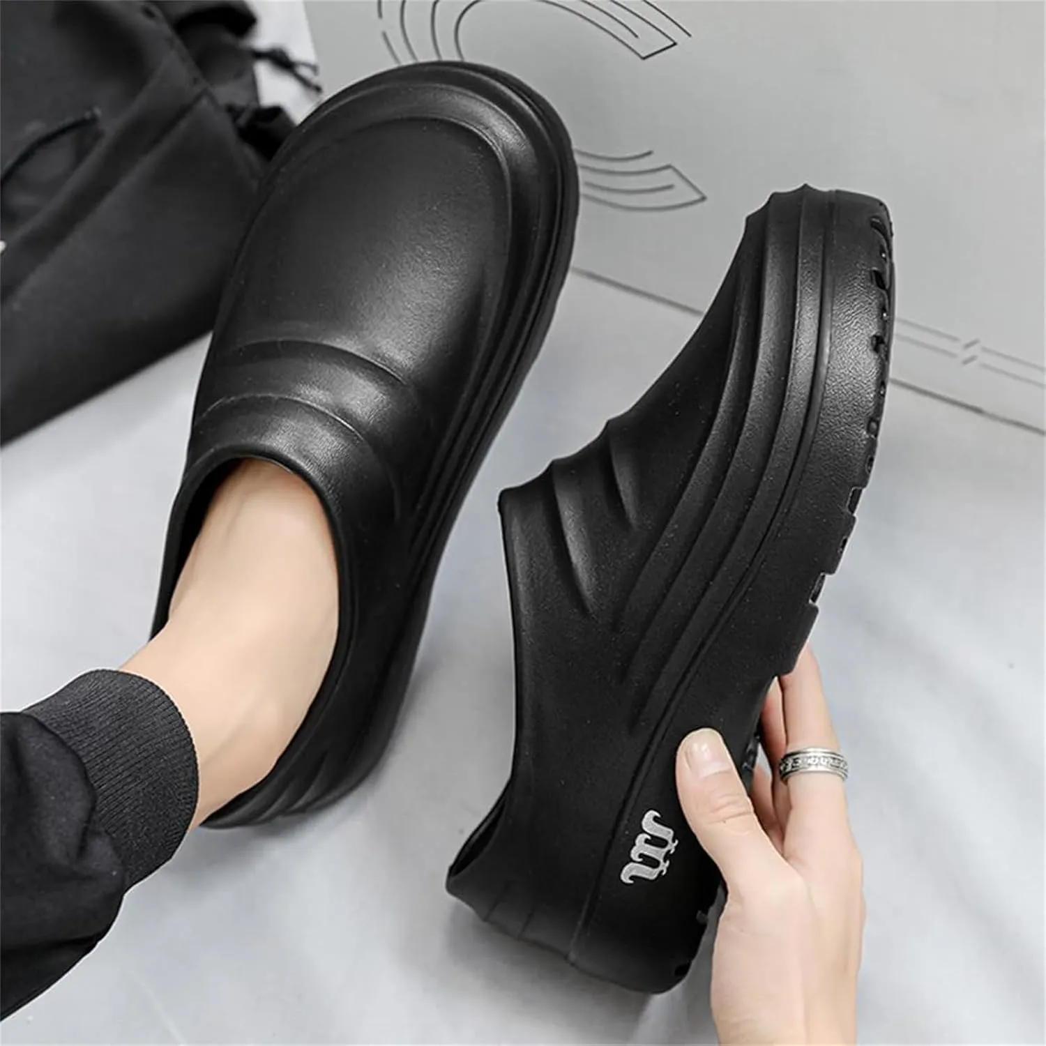 Armadillo Clogs Women Men Comfortable Non Slip Nurse Work Shoes Slip Resistant Waterproof Shoes Oil Resistant Chef Shoe Lightweight Kitchen Nurse Shoe