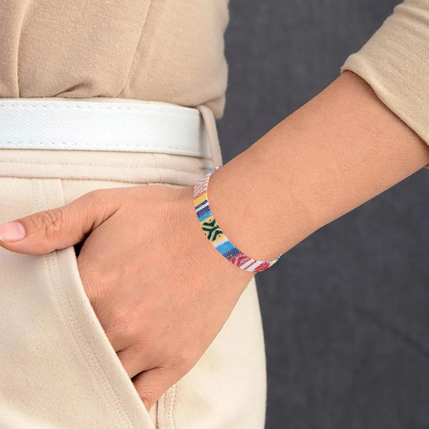 Boho Style Bracelets for Women,Colorful Woven Rope Bohemia Bracelet Handmade Adjustable Beach Bracelet Simple Friendship Gift