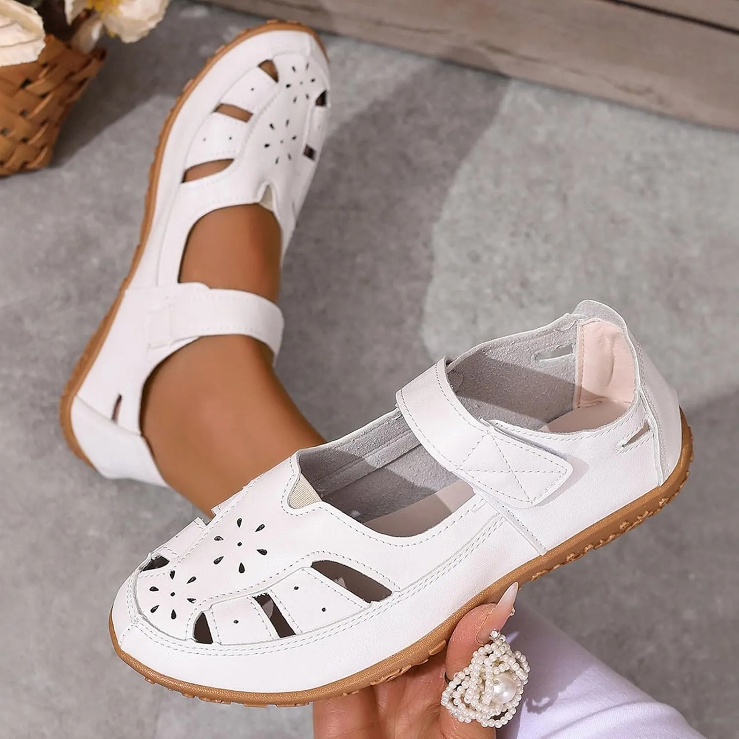 Closed Toe Sandals for Women 2025 Dressy Summer Comfortable Flat Sandals with Arch Support Casual Hollow Out Flat Shoes Wide Width Trendy Sandal Dress Shoes