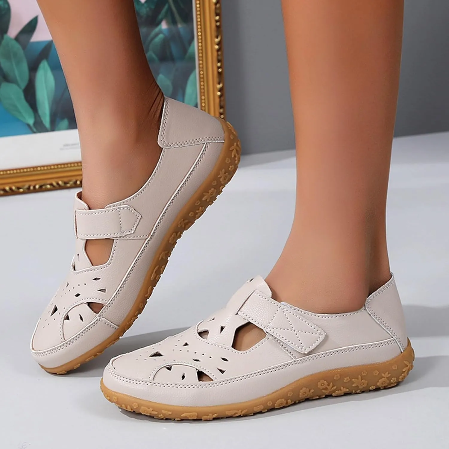 Closed Toe Sandals for Women 2025 Dressy Summer Comfortable Flat Sandals with Arch Support Casual Hollow Out Flat Shoes Wide Width Trendy Sandal Dress Shoes