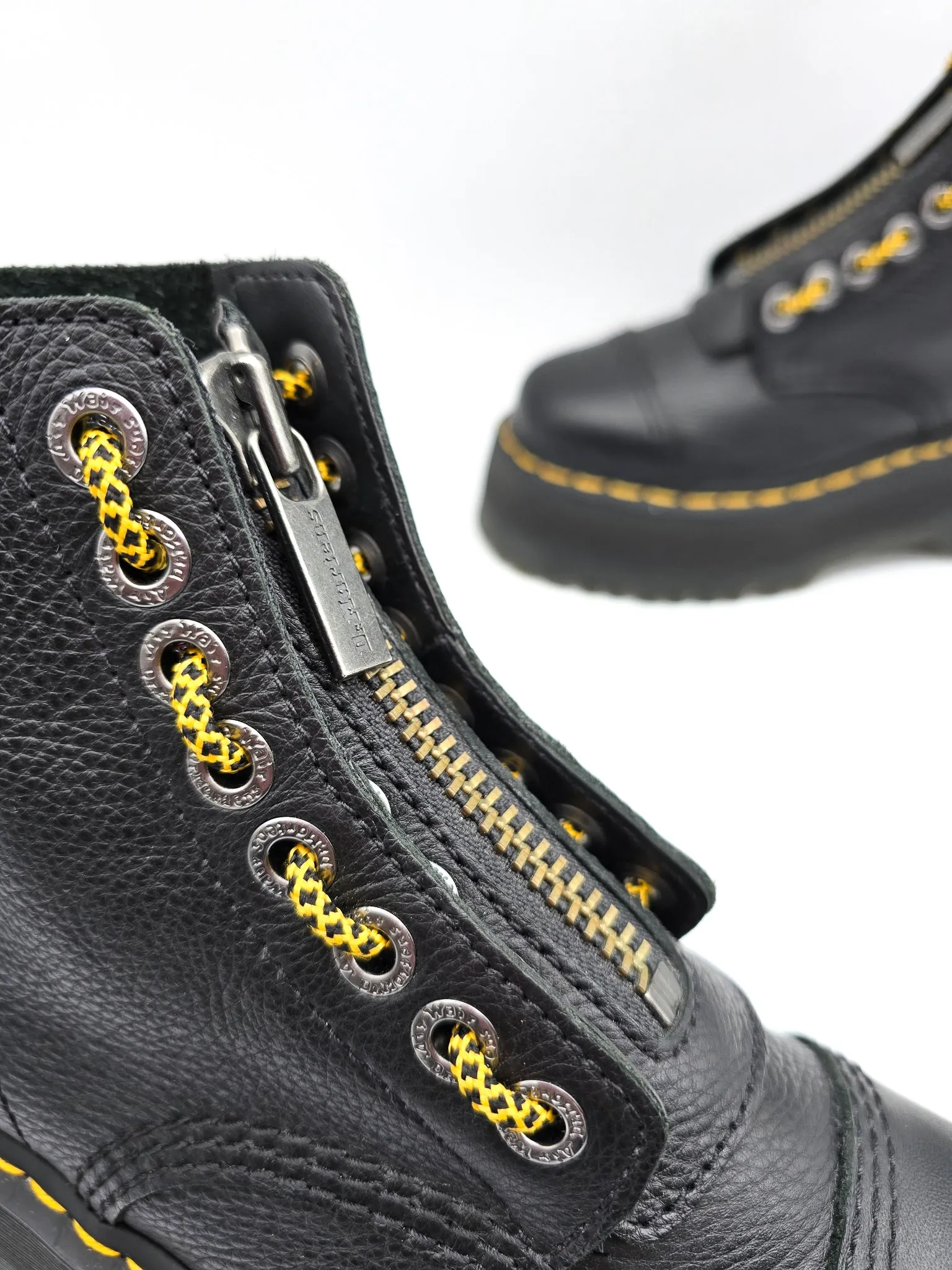 DR. MARTENS SINCLAIR MAX BLACK MILLED LEATHER