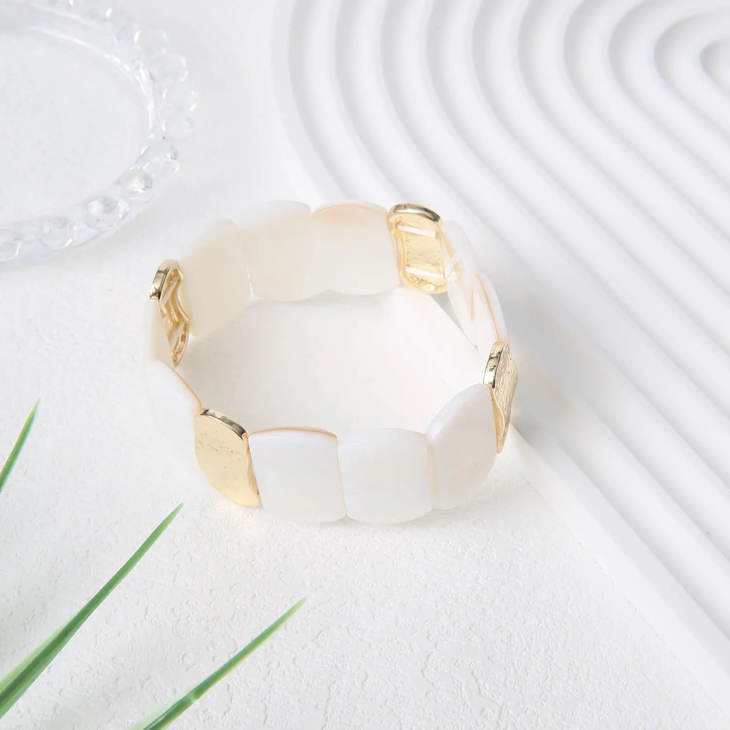 Jules D.Chunky Beaded Bracelets Colorful Natural Shell Stretch Bracelets Rectangle Boho Bracelets for Women