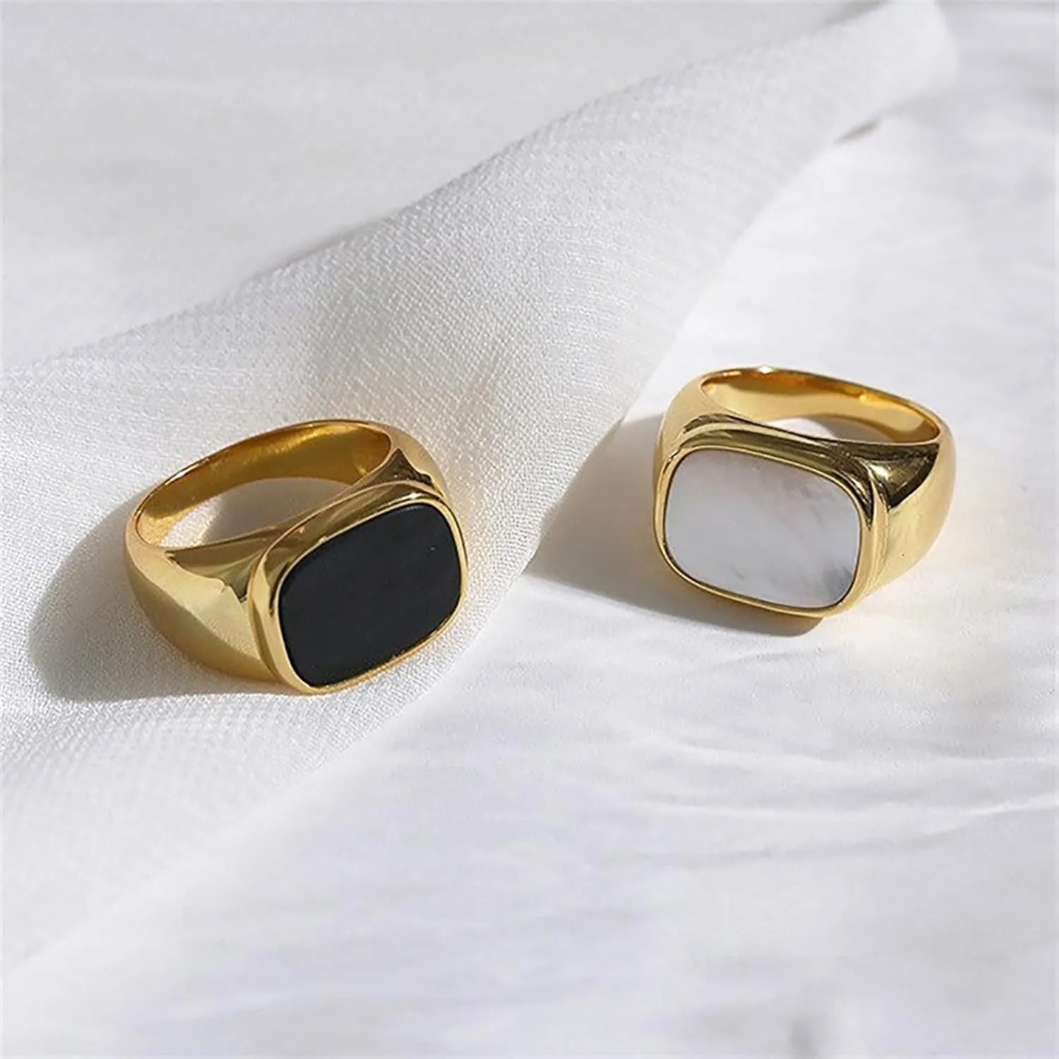 Loqimu Minimalist Chunky Rings Gold Stainless Steel Statement Rings for Women Teen Girls White Shell Charm Stackable Midi Rings 6 7 8 Wedding Band Eternity Rings