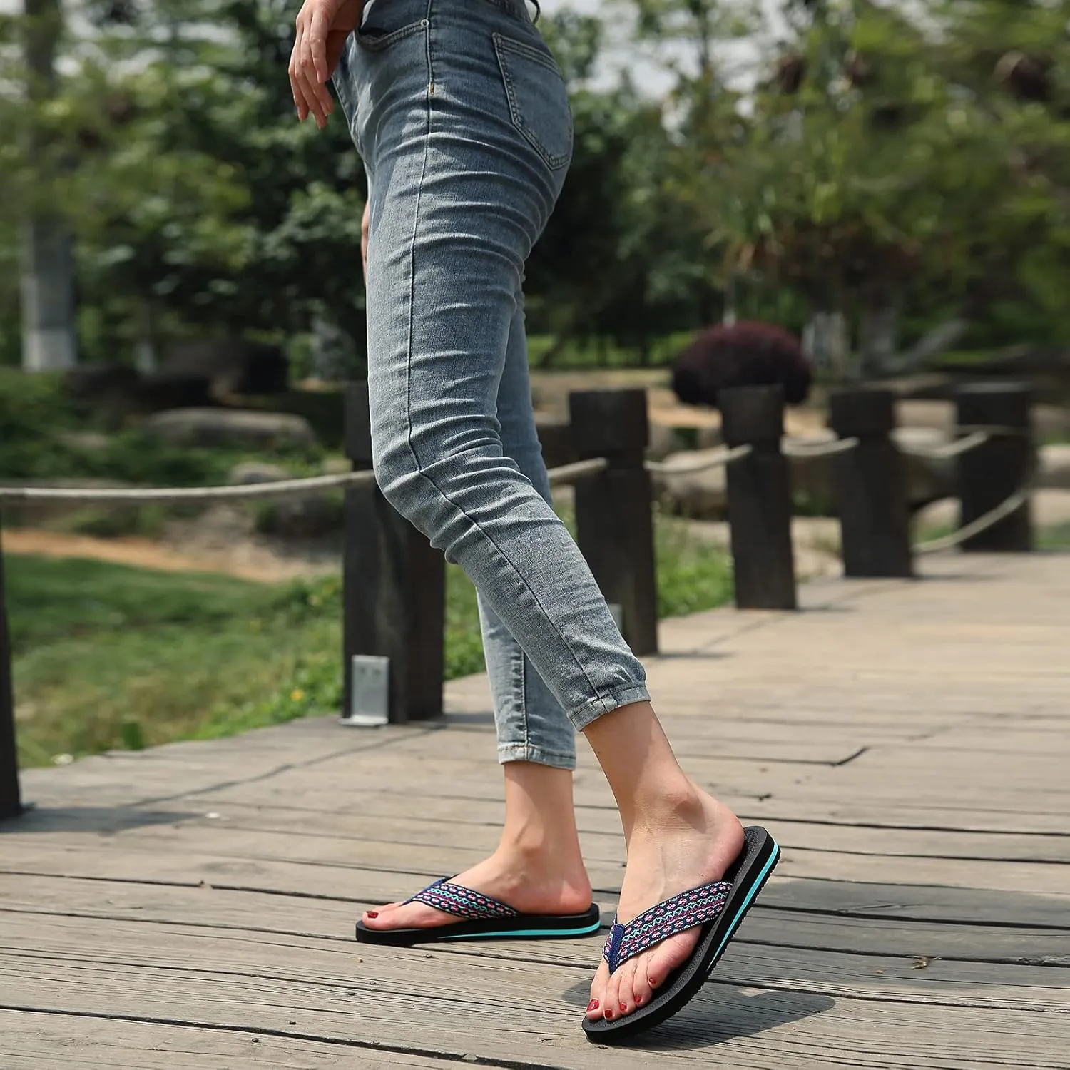 MEGNYA Womens Flip Flops/Sandals/Summer Beach Slippers