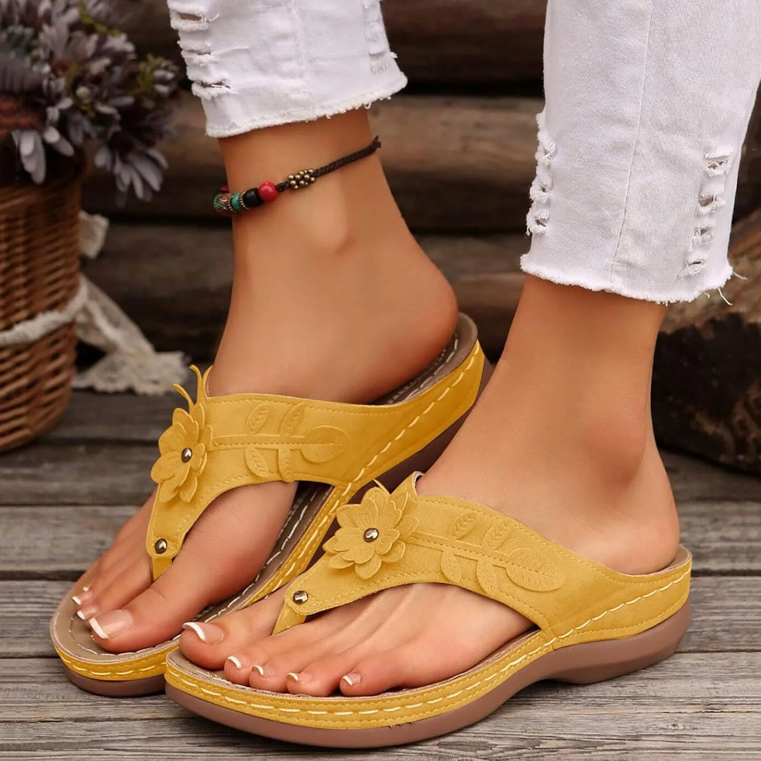 Women Orthopedic Wedge Sandals Bohemian Round Toe Flower Flip Flop Comfortable Outdoor Shoes Breathable Casual Low Heel Sandals for Women Fashionable Summer Footwear