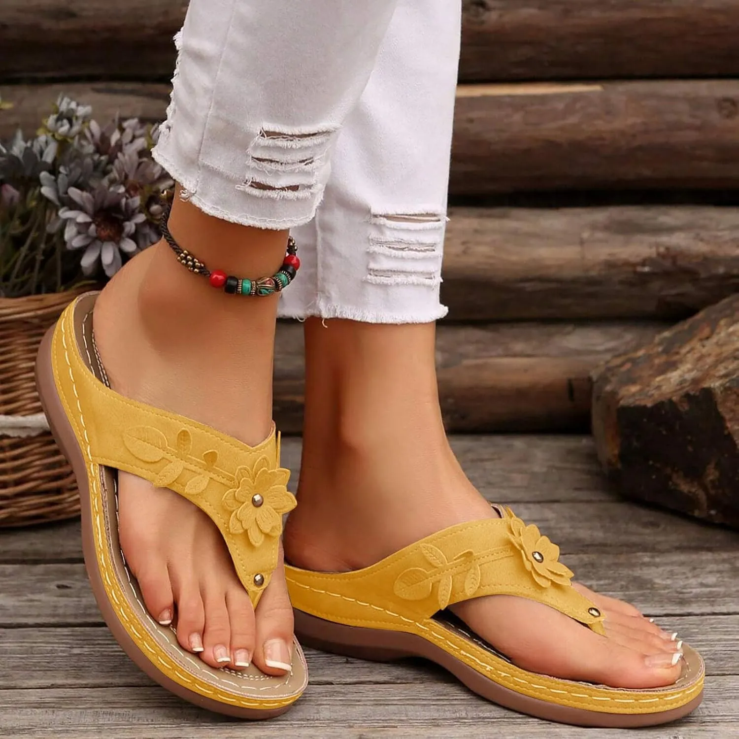 Women Orthopedic Wedge Sandals Bohemian Round Toe Flower Flip Flop Comfortable Outdoor Shoes Breathable Casual Low Heel Sandals for Women Fashionable Summer Footwear