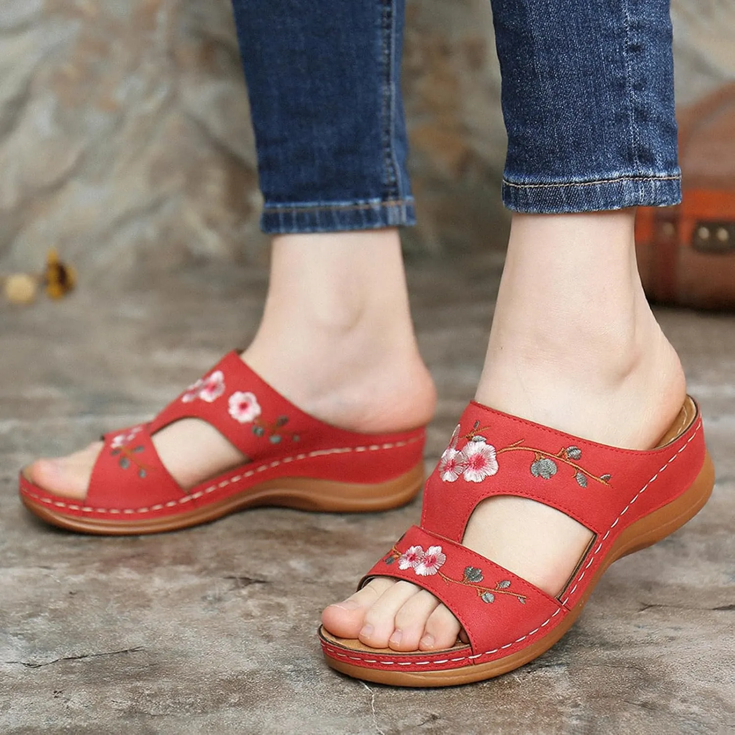 Women's Sandals Dressy Summer Flat Flip Flops Comfortable Wedge Sandals Orthopedic Slippers Arch Support Summer Casual Open Toe Slip-on Slipper Flower Hollow Platform Slides Flip Flops 2025