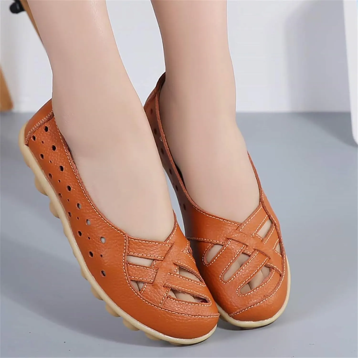 Womens Sandals Fashion Flats Closed Toe Sandals Lightweight Breathable Hollow Out Sandal Comfortable Leather Loafers Cross Walking Flat Shoes Summer Slip-On Shoes
