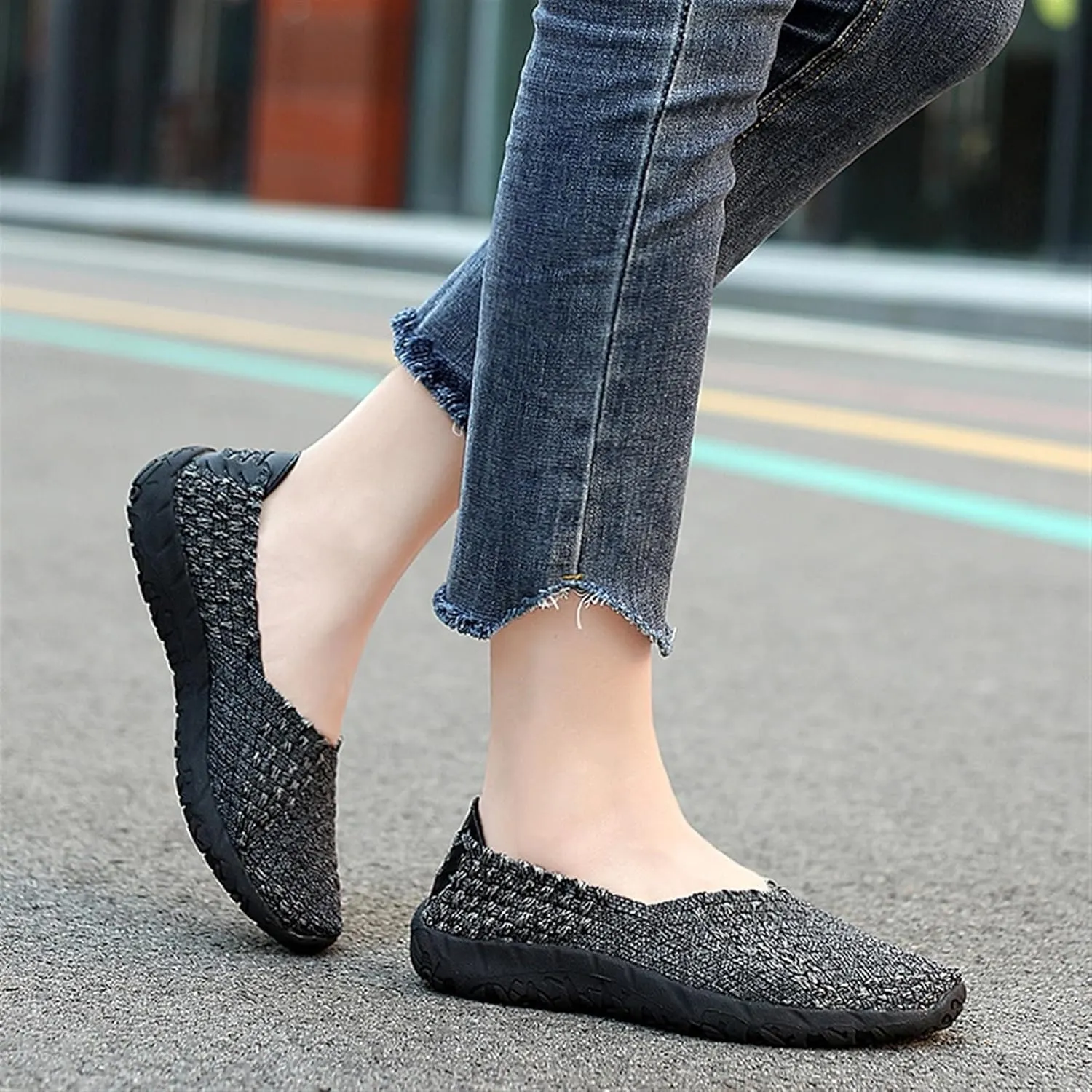 Women's Sidewalk Slip on Flat Elastic Woven Walking Shoes Lightweight Breathable Mesh Walking Sneakers Running Shoes